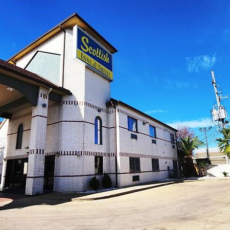 Scottish Inn & Suites Sam Houston Parkway 外观 照片