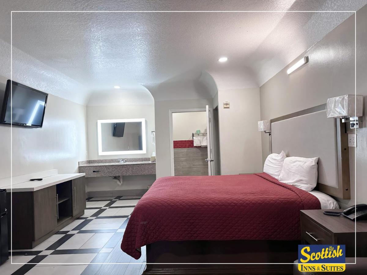 Scottish Inn & Suites Sam Houston Parkway 外观 照片