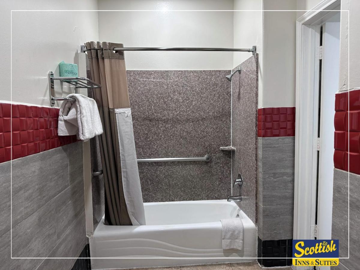 Scottish Inn & Suites Sam Houston Parkway 外观 照片