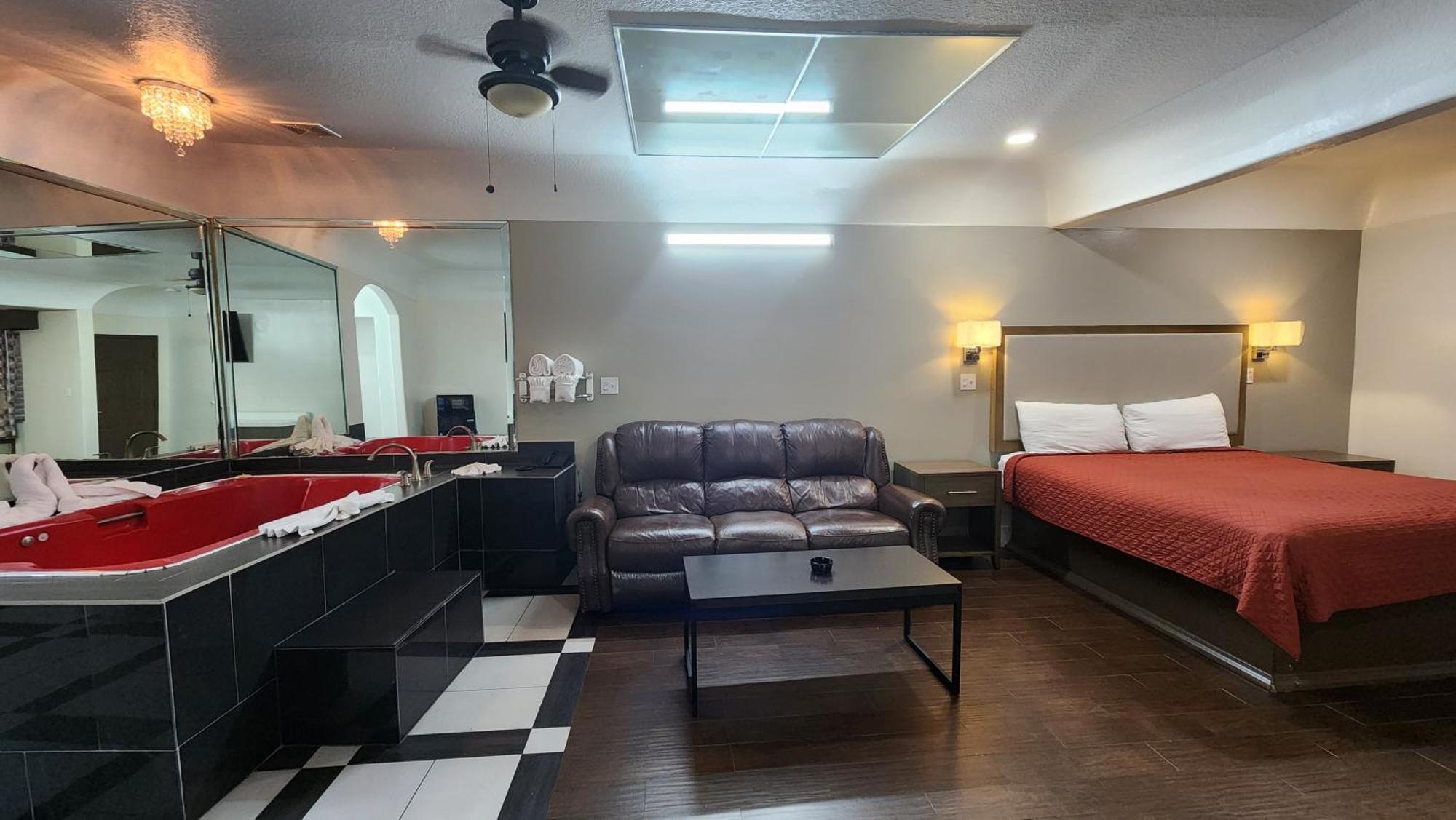Scottish Inn & Suites Sam Houston Parkway 外观 照片