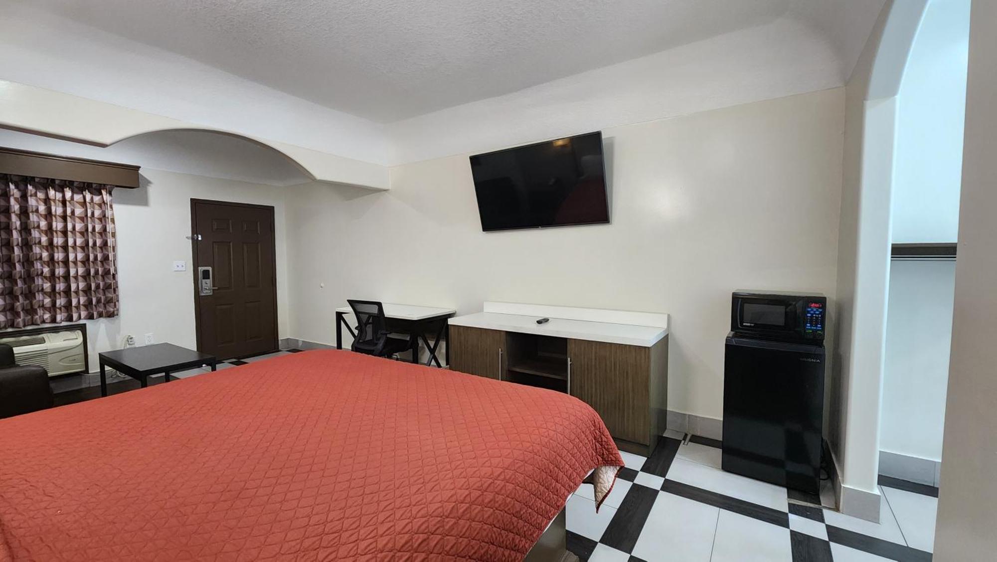 Scottish Inn & Suites Sam Houston Parkway 外观 照片